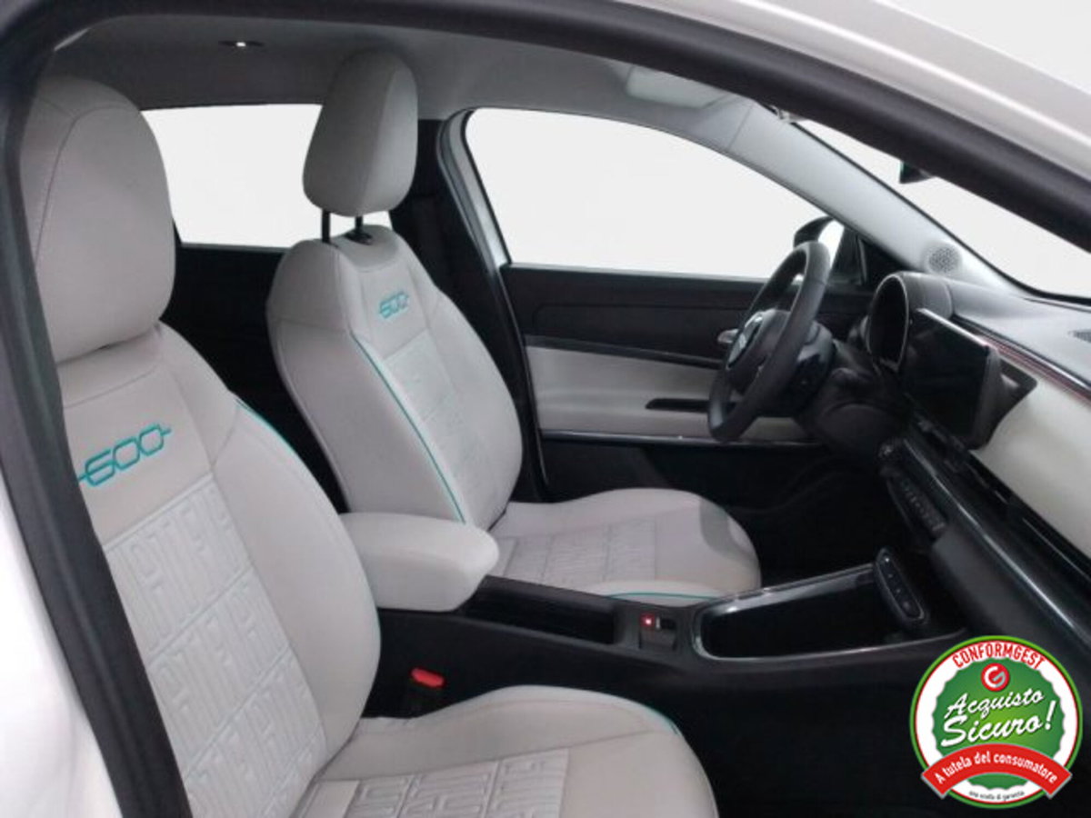 Fiat 600 1.2 hybrid La Prima 110cv auto (17)