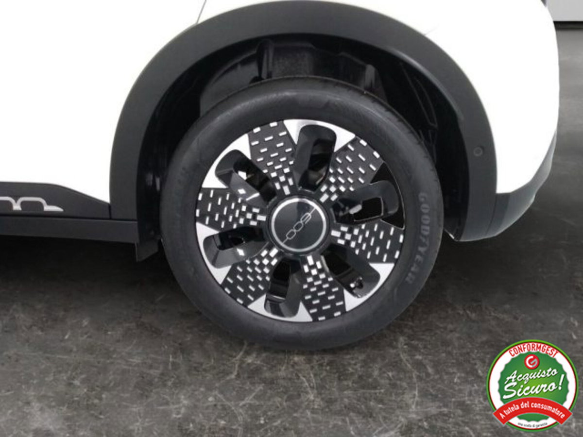 Fiat 600 1.2 hybrid La Prima 110cv auto (9)