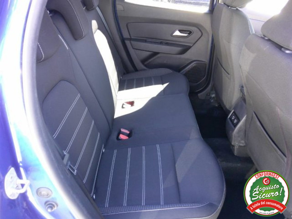 Dacia Duster 1.0 TCe 100 CV ECO-G 4x2 Prestige (12)