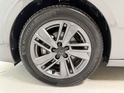 Peugeot 308 1.2 puretech t Allure s&s 130cv (9)