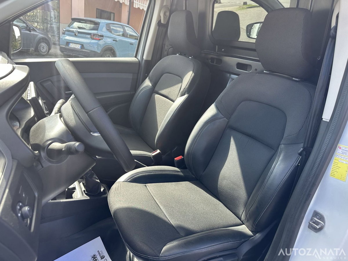 Renault Express van 1.5 Blue dci 95cv (8)