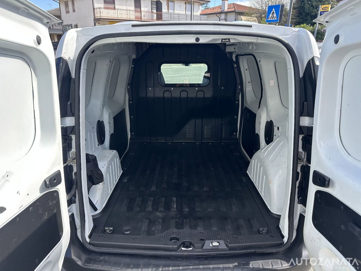 Renault Express van 1.5 Blue dci 95cv (9)