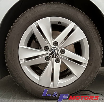 Volkswagen Golf 2.0 TDI 150 CV DSG SCR R-Line (19)