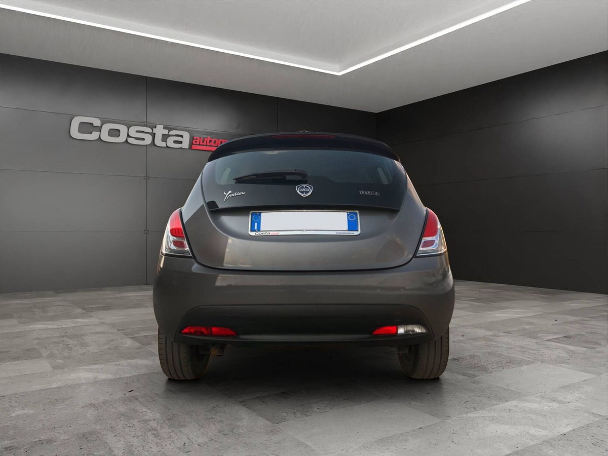 Lancia Ypsilon 1.0 FireFly 5 porte S&S Hybrid Silver Plus (6)