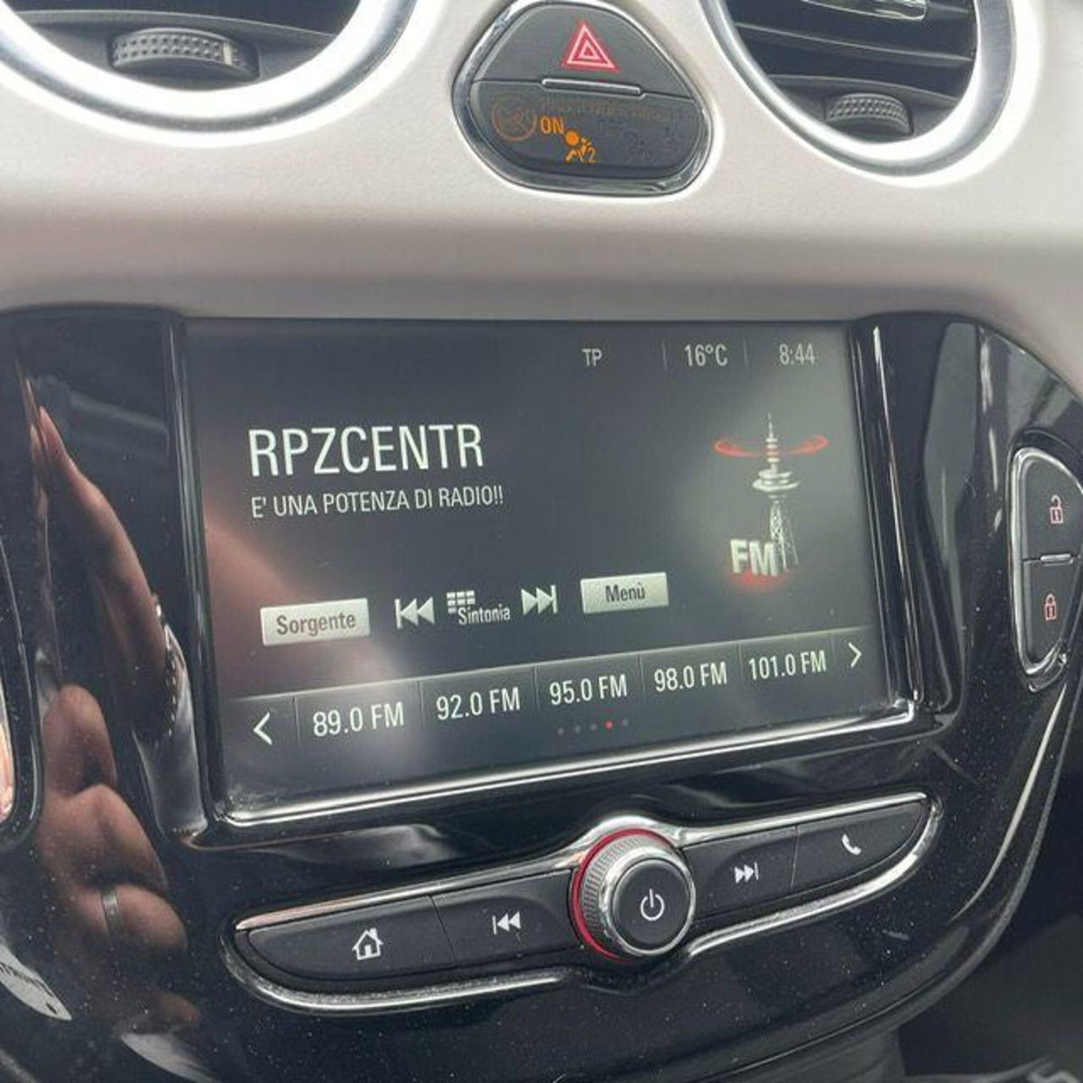 Opel Adam 1.2 70 CV Glam (10)
