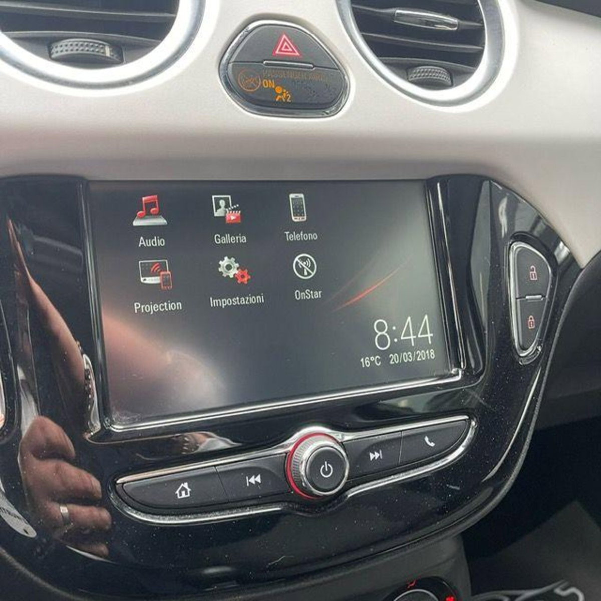 Opel Adam 1.2 70 CV Glam (12)