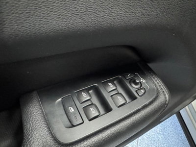 Volvo XC60 B4 automatico Plus Dark (16)