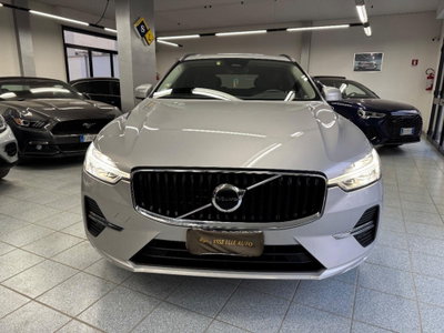 Volvo XC60 B4 automatico Plus Dark (2)