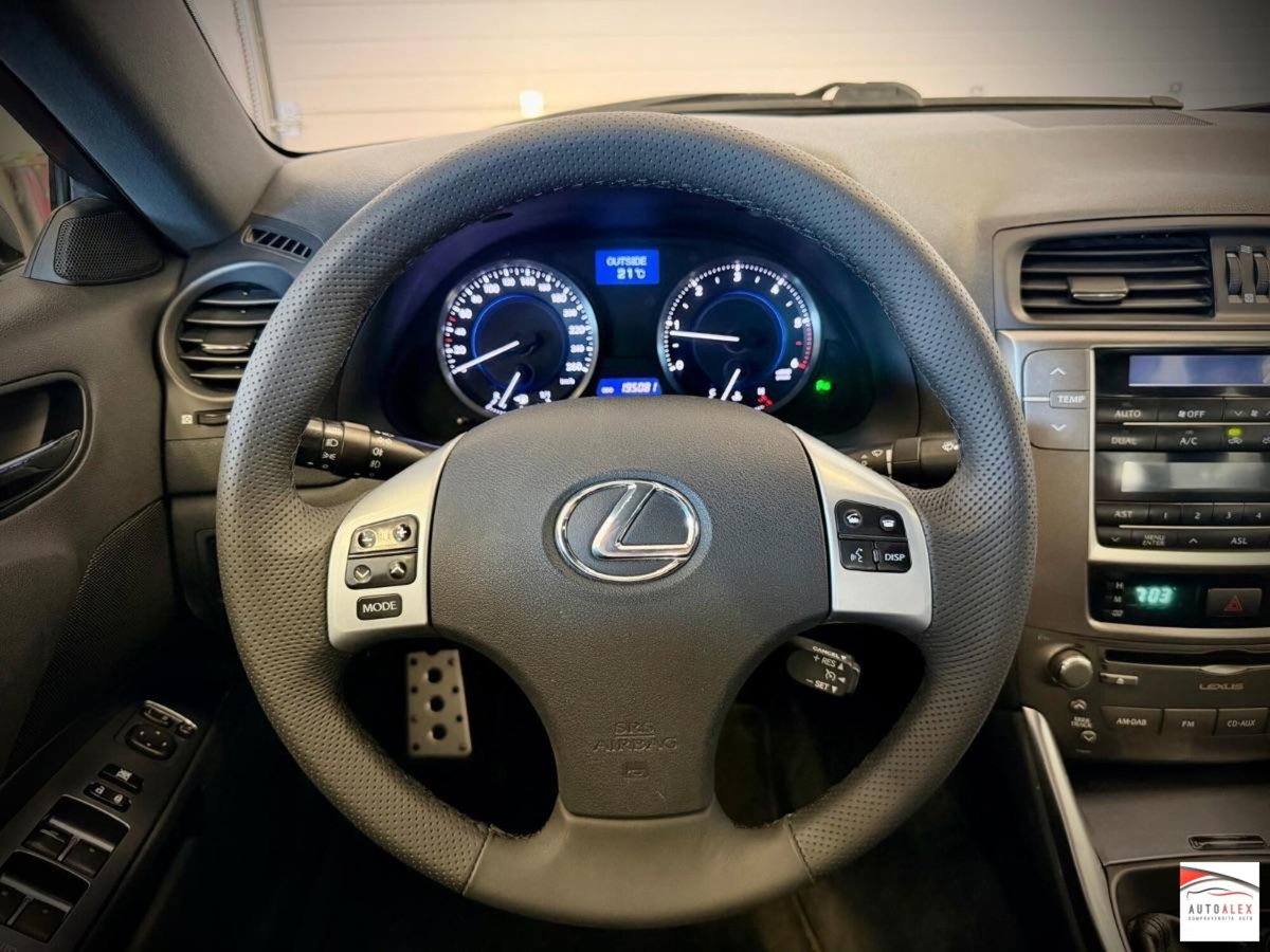 Lexus IS 220d F-Sport (10)
