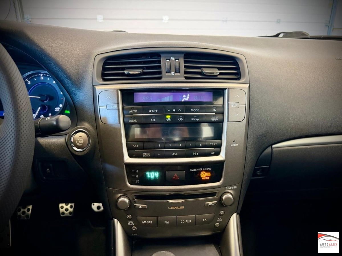 Lexus IS 220d F-Sport (11)