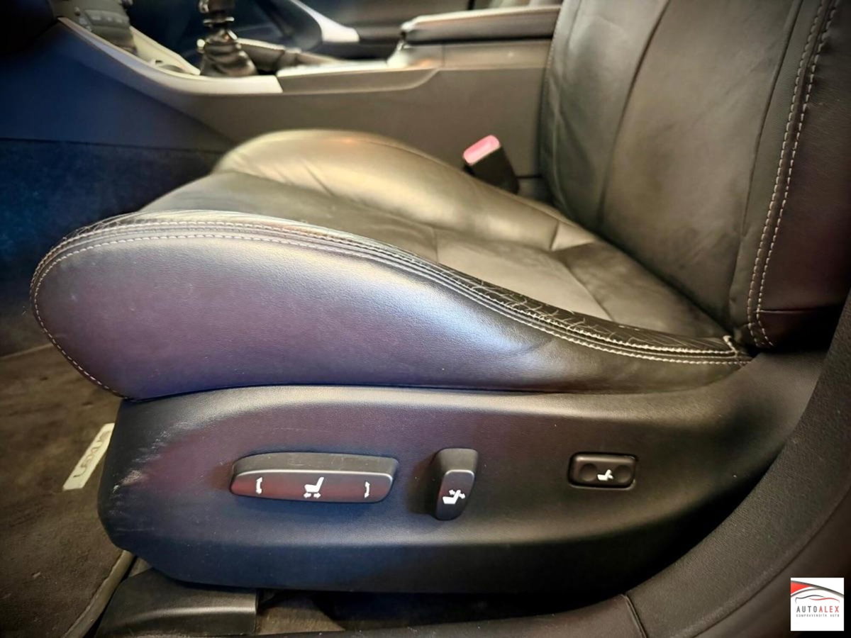 Lexus IS 220d F-Sport (14)