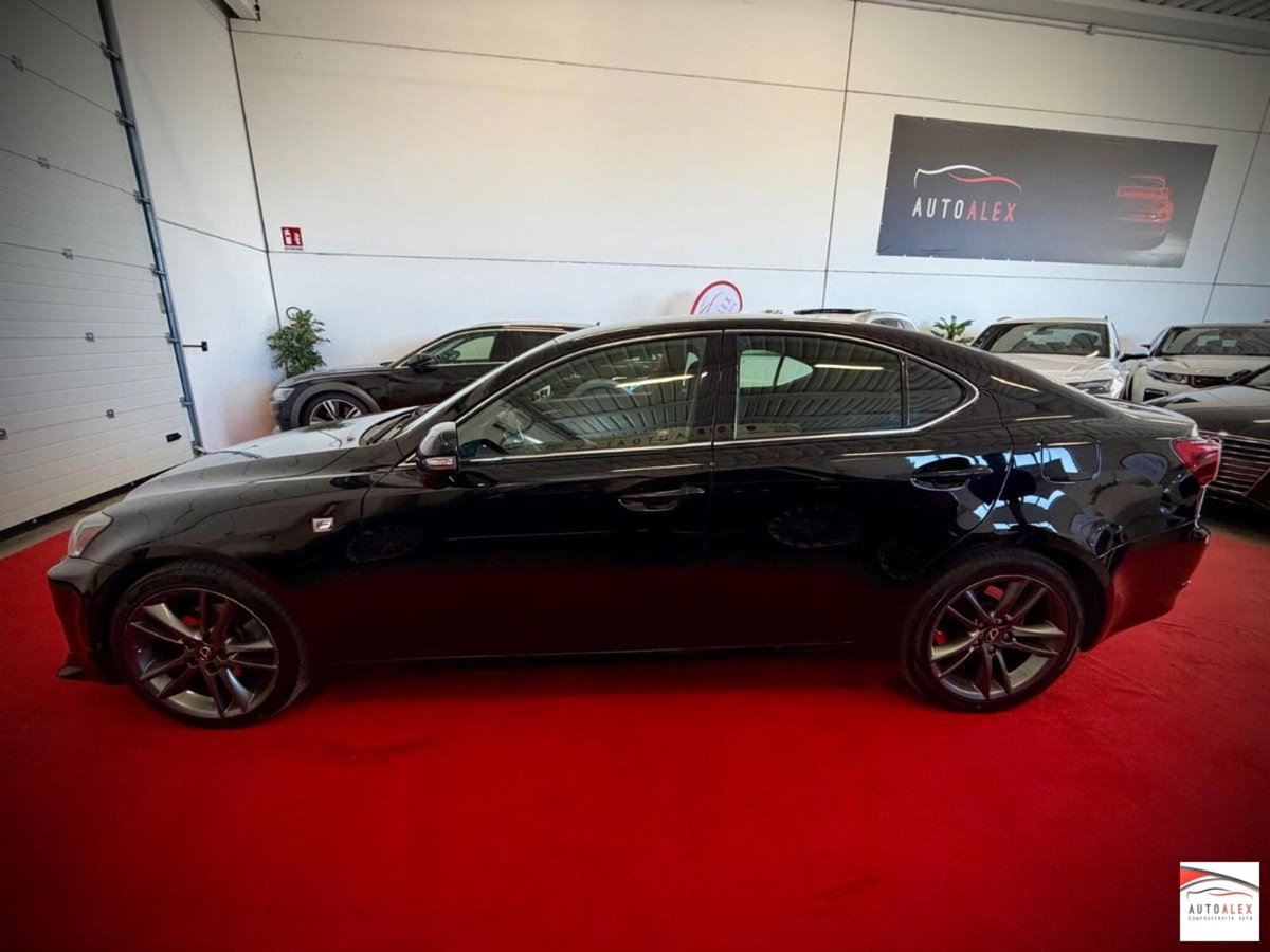 Lexus IS 220d F-Sport (5)