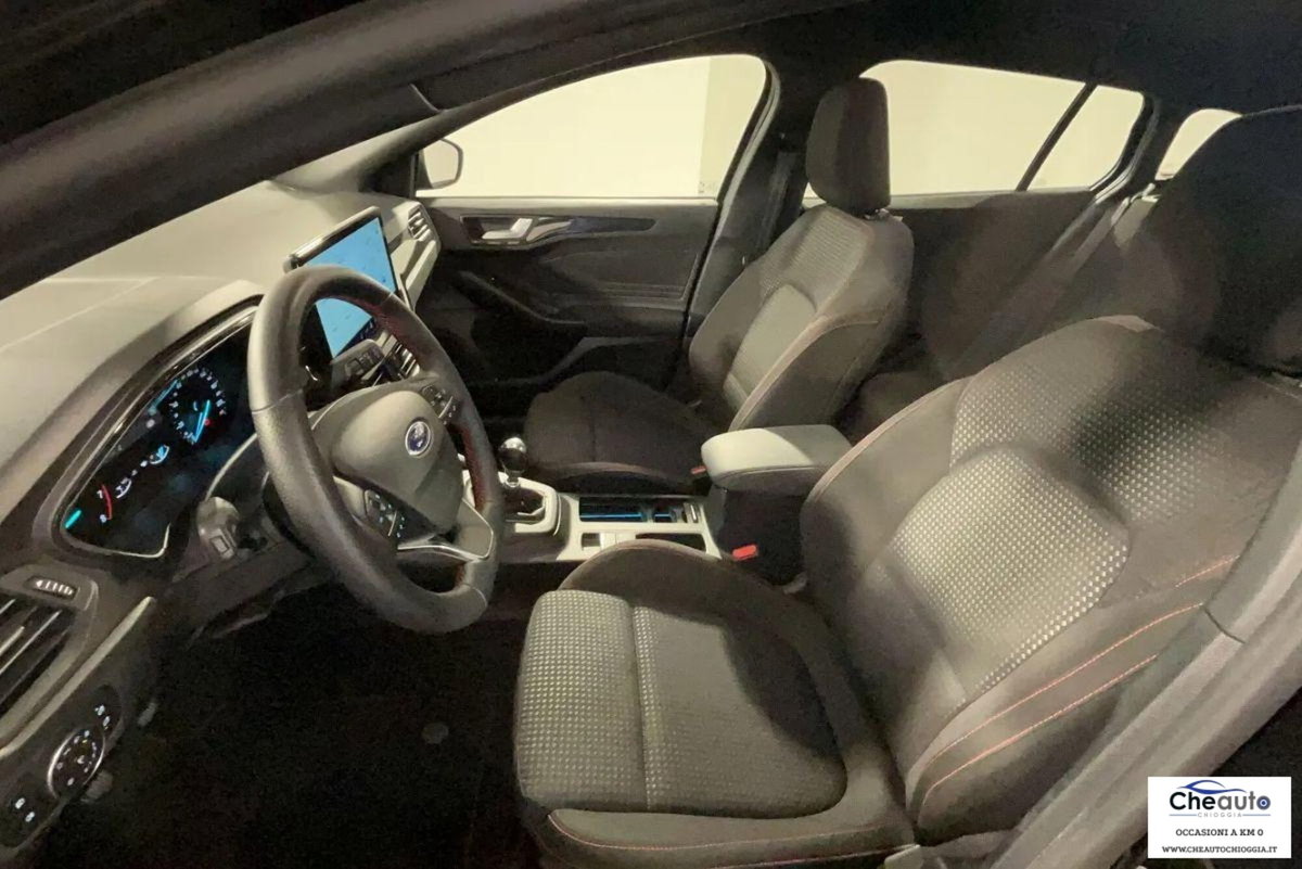Ford Focus 1.0 EcoBoost 125 CV Start&Stop ST Line (10)