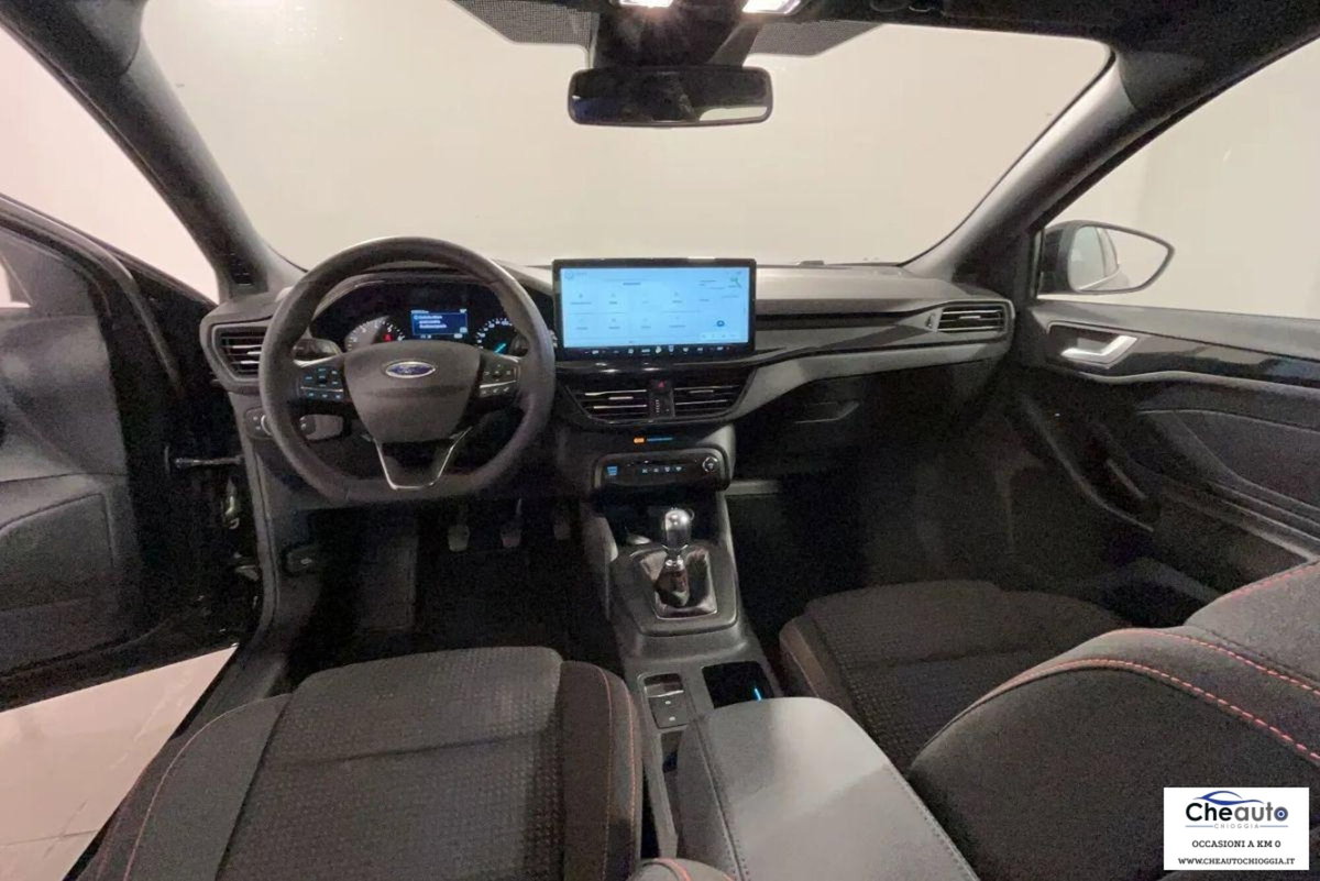 Ford Focus 1.0 EcoBoost 125 CV Start&Stop ST Line (9)