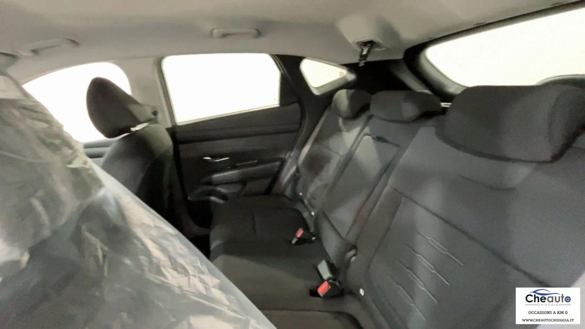 Hyundai Tucson 1.6 crdi 48V Business 2wd dct (10)
