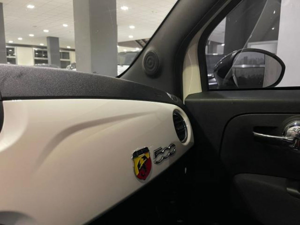 Abarth 500 1.4 Turbo T-Jet Custom (19)