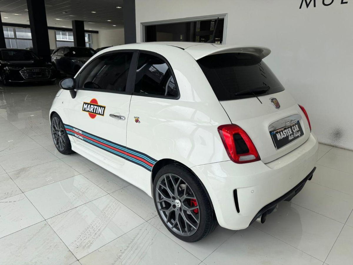 Abarth 500 1.4 Turbo T-Jet Custom (2)