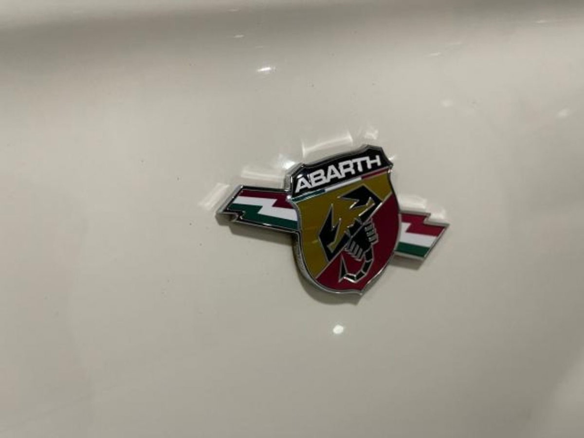 Abarth 500 1.4 Turbo T-Jet Custom (6)