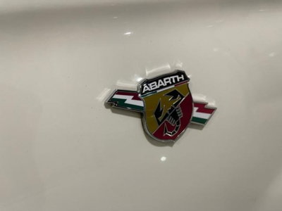 Abarth 500 1.4 Turbo T-Jet Custom (6)