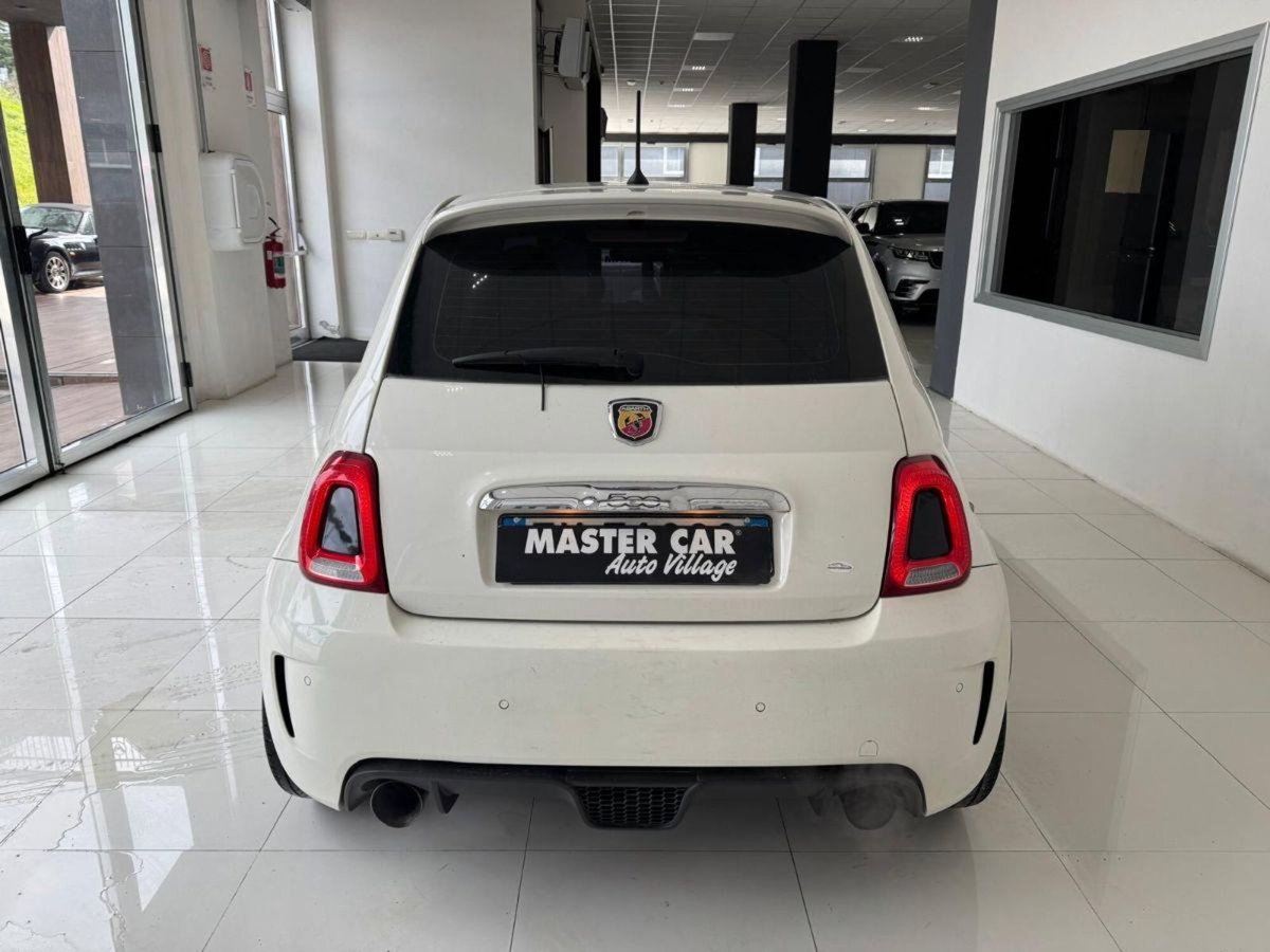 Abarth 500 1.4 Turbo T-Jet Custom (7)