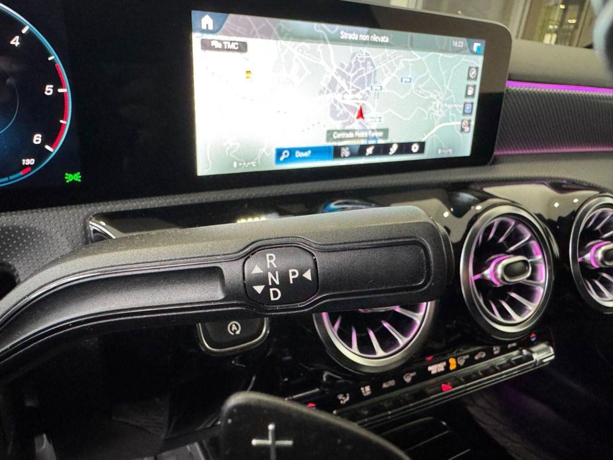 Mercedes-Benz Classe A 180 d Automatic Sport (13)