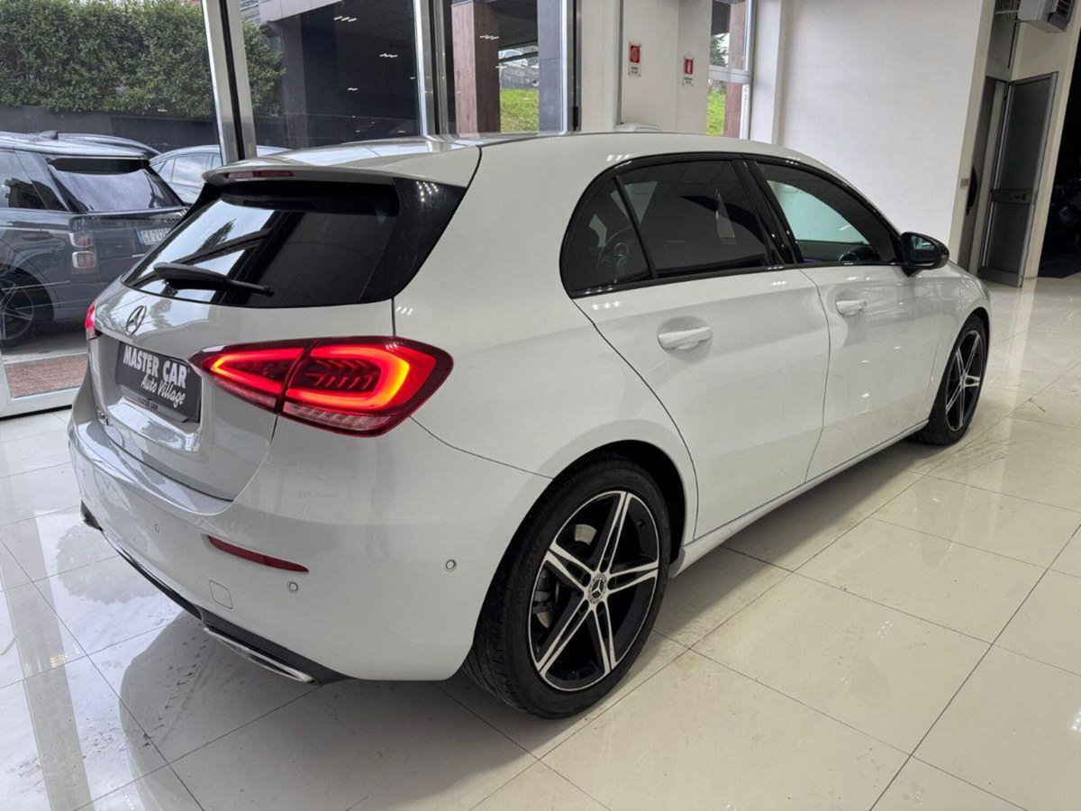 Mercedes-Benz Classe A 180 d Automatic Sport (4)