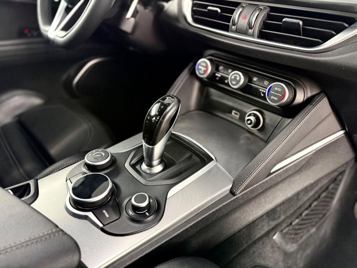 Alfa Romeo Stelvio Stelvio 2.2 Turbodiesel 210 CV AT8 Q4 Super (13)