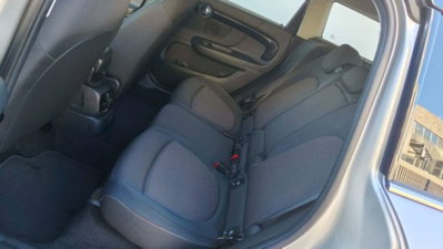 MINI Mini Countryman 2.0 Cooper D Essential Countryman (17)