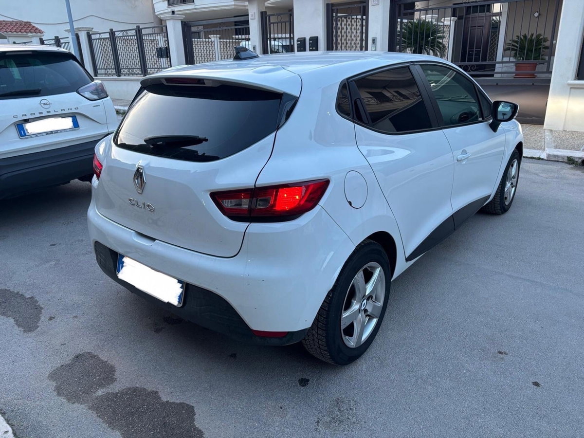 Renault Clio 1.5 dCi 8V 75CV 5 porte Live (12)
