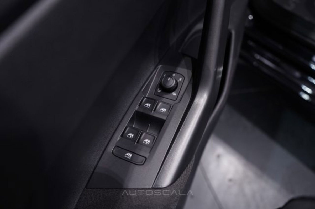 Volkswagen Polo 1.0 Edition 80cv (10)