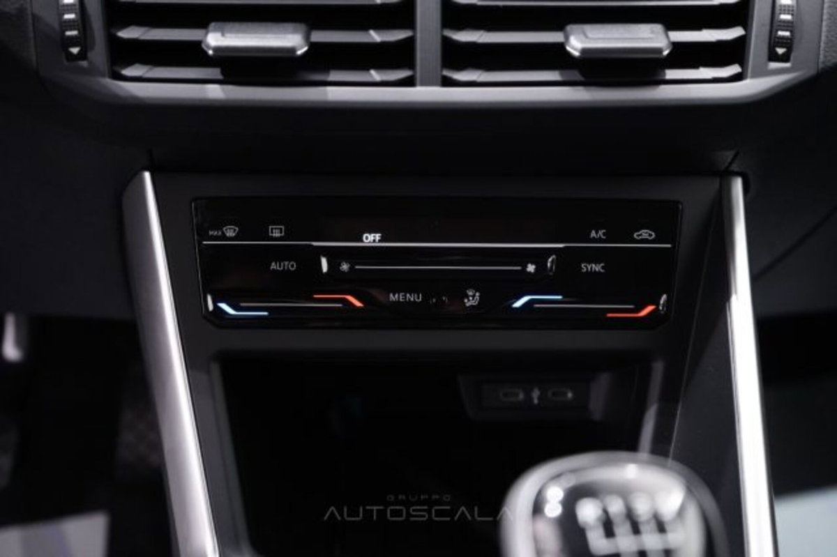 Volkswagen Polo 1.0 Edition 80cv (18)