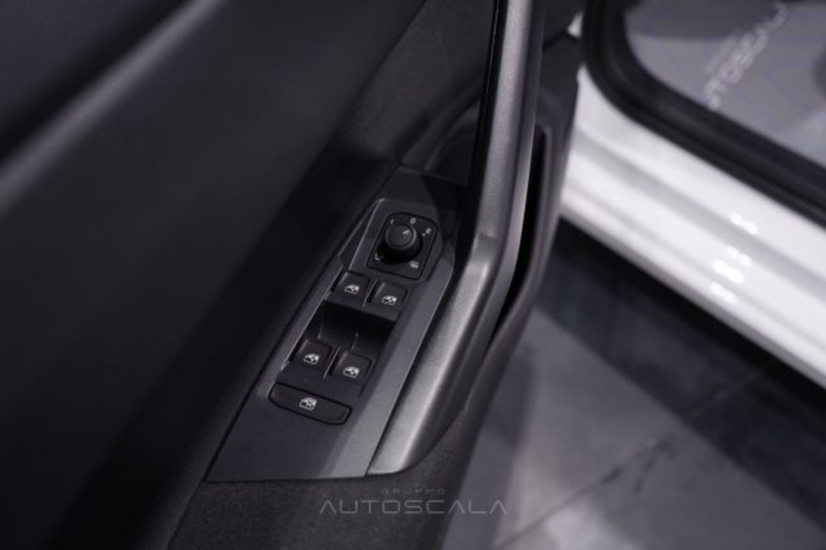 Volkswagen Polo 1.0 tsi Edition 50 95cv dsg (10)