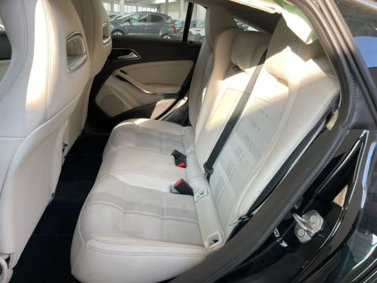 Mercedes-Benz CLA Shooting Brake 200 d Automatic Executive (11)