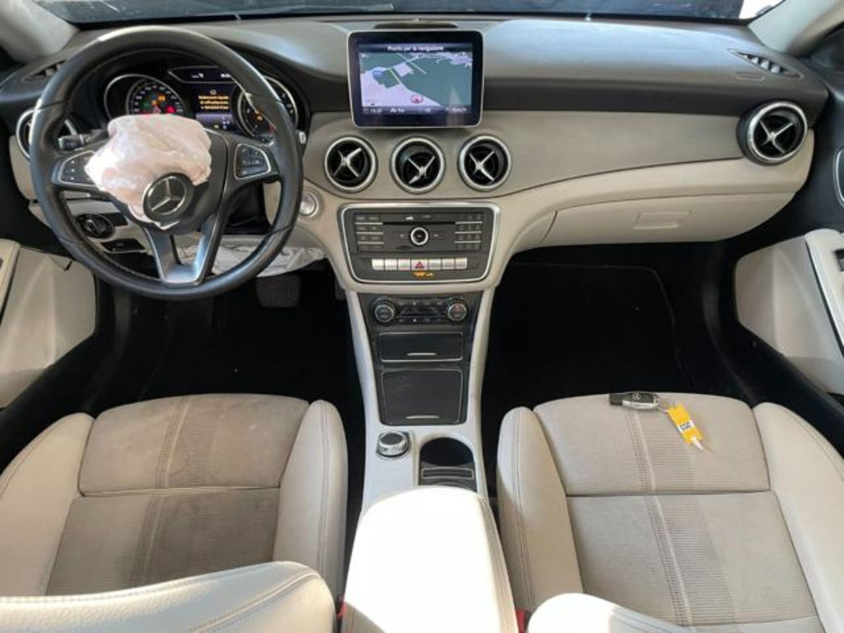 Mercedes-Benz CLA Shooting Brake 200 d Automatic Executive (13)