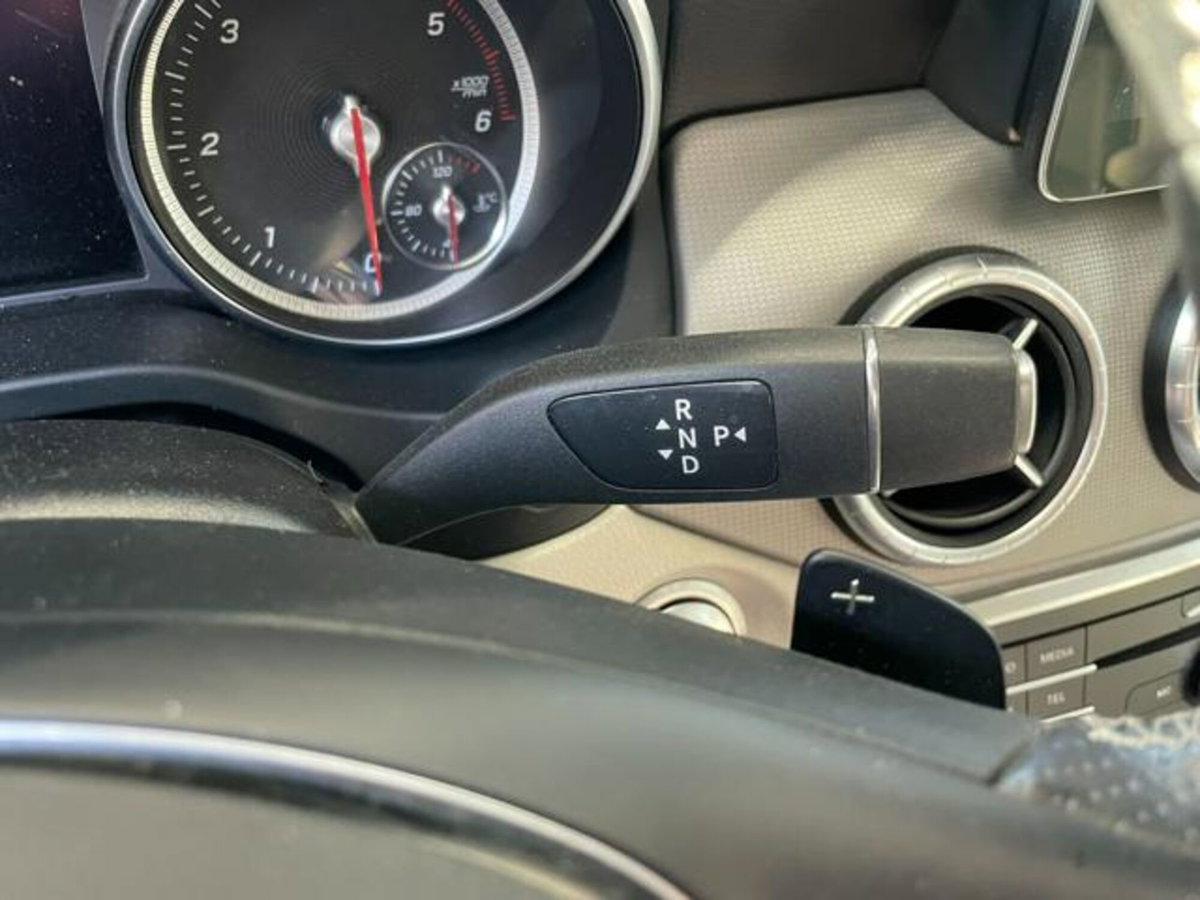 Mercedes-Benz CLA Shooting Brake 200 d Automatic Executive (16)