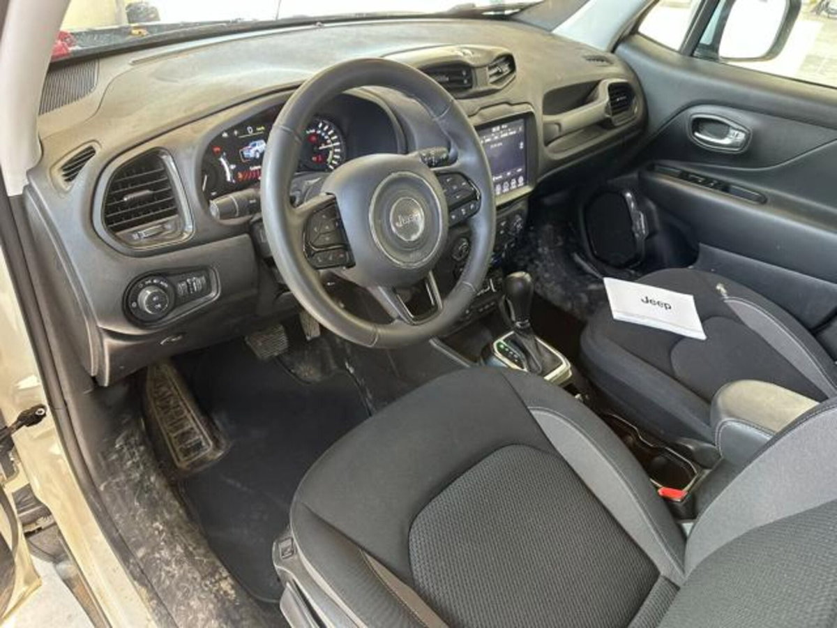 Jeep Renegade 1.3 T4 190CV PHEV 4xe AT6 Limited (12)