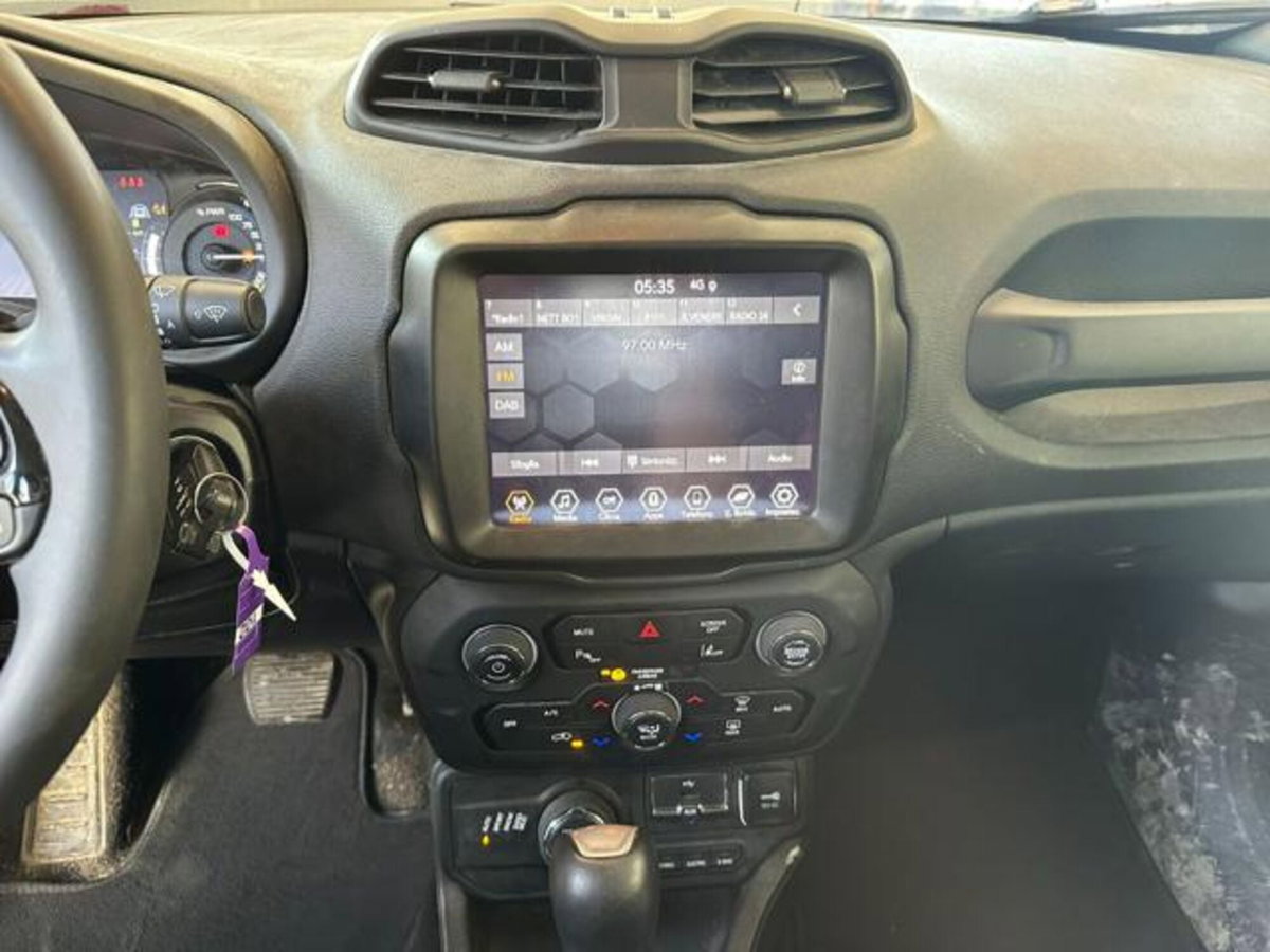 Jeep Renegade 1.3 T4 190CV PHEV 4xe AT6 Limited (15)