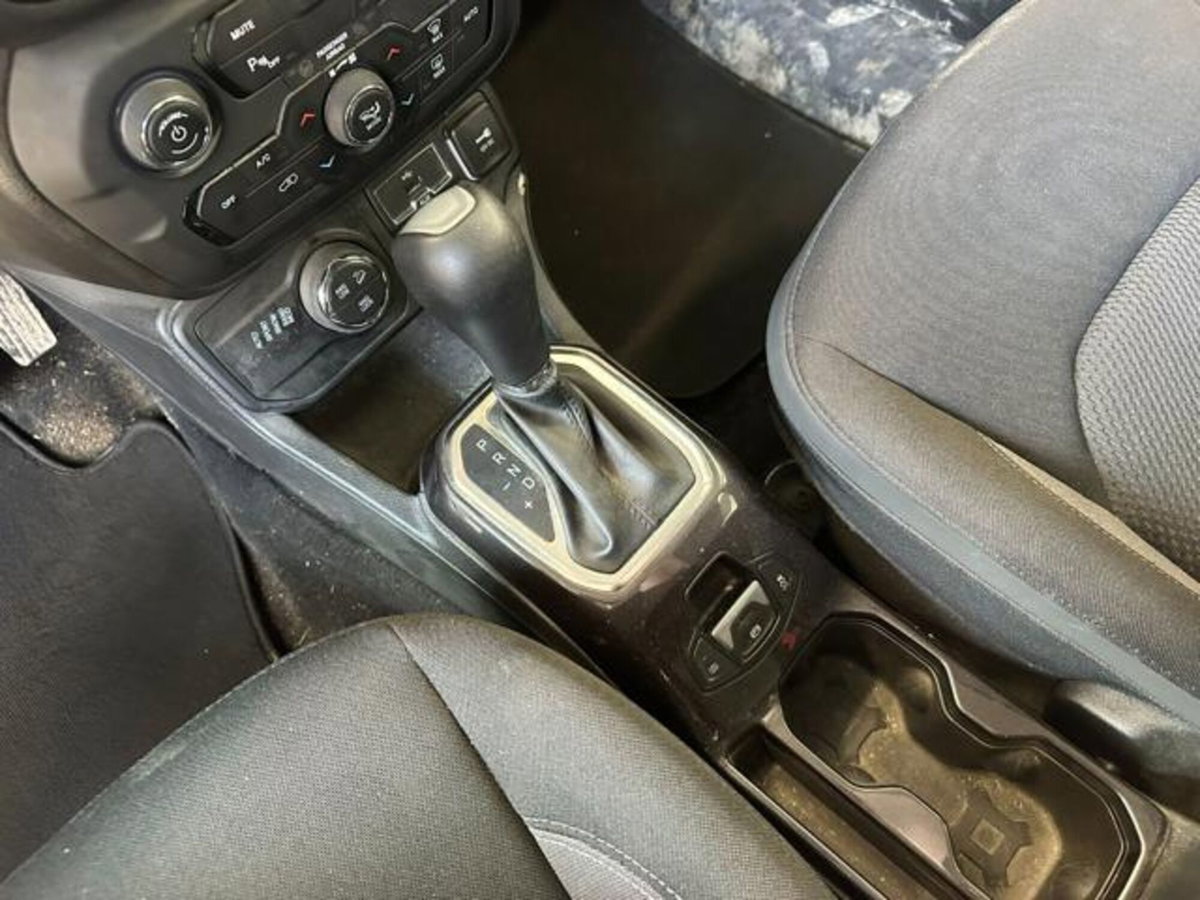 Jeep Renegade 1.3 T4 190CV PHEV 4xe AT6 Limited (16)