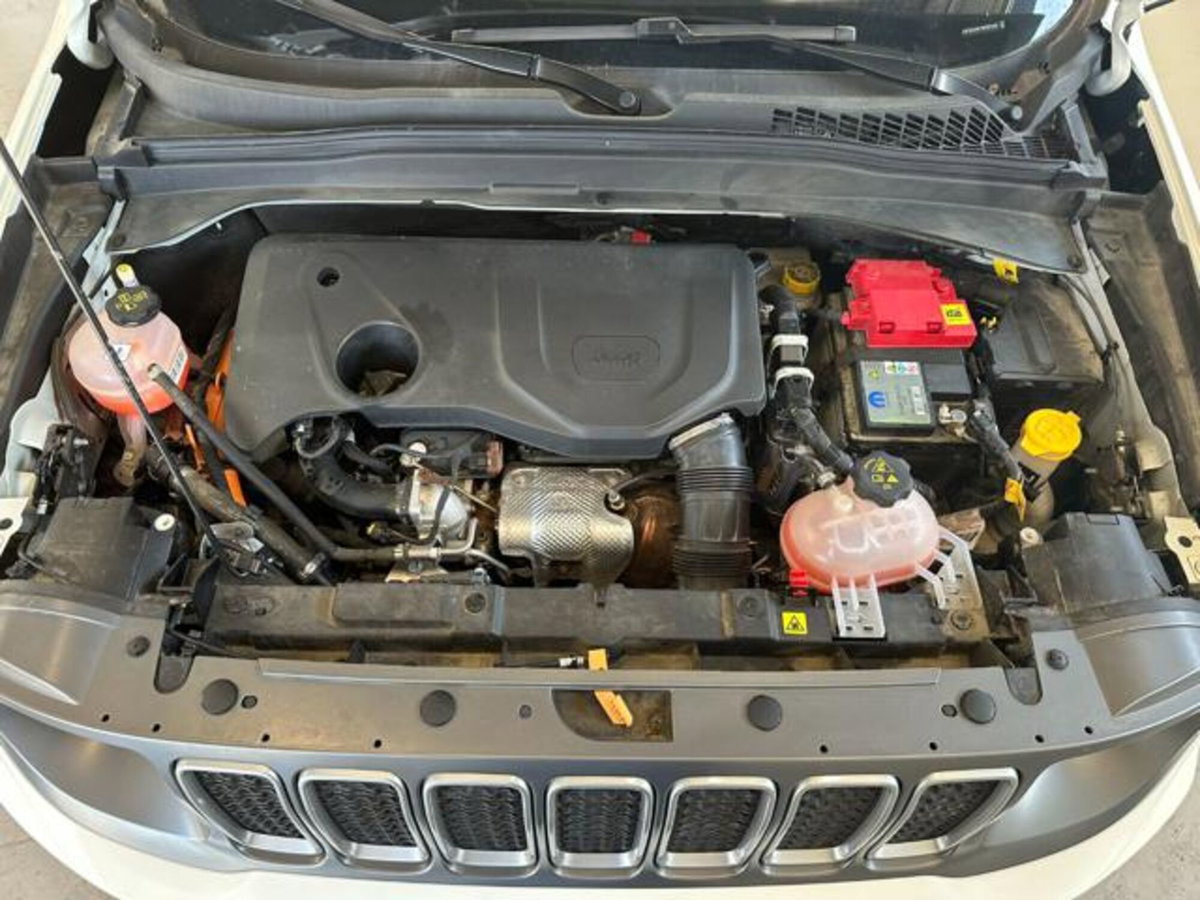 Jeep Renegade 1.3 T4 190CV PHEV 4xe AT6 Limited (9)