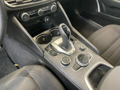 Alfa Romeo Giulia 2.2 Turbodiesel 160 CV AT8 Business (16)