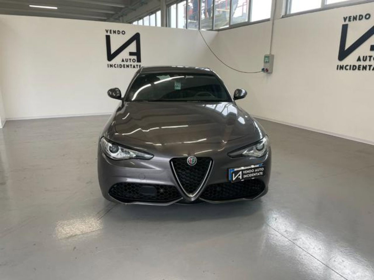 Alfa Romeo Giulia 2.2 Turbodiesel 160 CV AT8 Business (2)