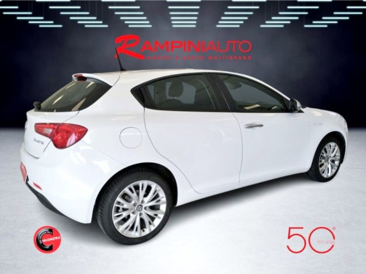 Alfa Romeo Giulietta 1.6 JTDm Super 120cv (8)