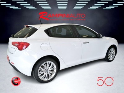 Alfa Romeo Giulietta 1.6 JTDm Super 120cv (8)