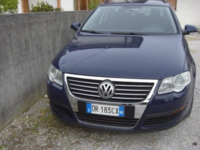 Volkswagen Passat Variant 1.6/102CV Trendline (3)