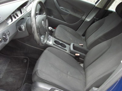 Volkswagen Passat Variant 1.6/102CV Trendline (6)