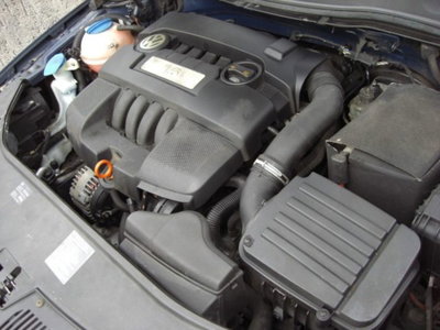 Volkswagen Passat Variant 1.6/102CV Trendline (8)