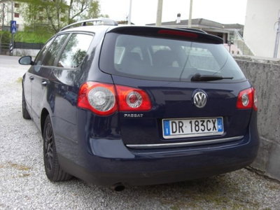 Volkswagen Passat Variant 1.6/102CV Trendline (9)