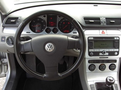 Volkswagen Passat 2.0 16V TDI Highline (12)