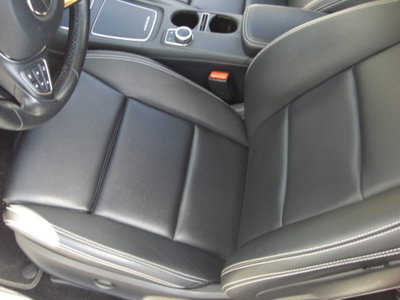 Mercedes-Benz GLA SUV 200 Premium (6)