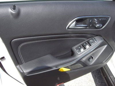 Mercedes-Benz GLA SUV 200 Premium (7)